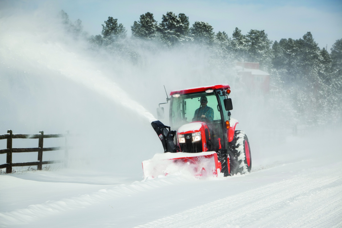 L6060 with Snowthrower